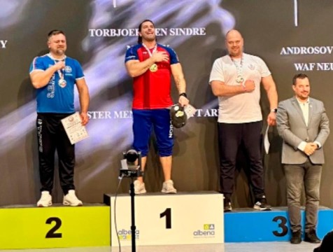 Калужский армрестлер взял 