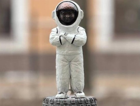 Космонавтика-автомобилиста вернули на место