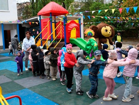 Калужская область подарила 2 игровых комплекса детсаду Первомайска