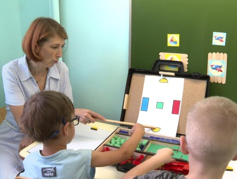 Губернатор и горголова Калуги поздравили дошкольных работников