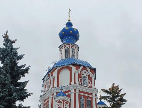 4-метровый крест установили на храме Иоанна Предтечи в Калуге