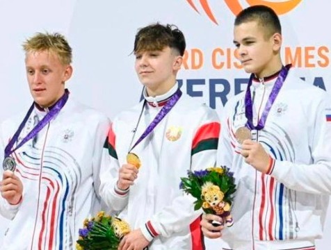 Калужский пловец взял 