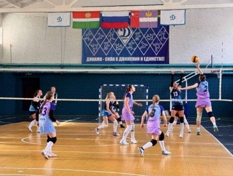 Команда из Калуги заняла 3 место на волейбольном турнире