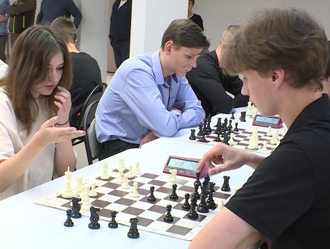 Школьная спортивная лига стартовала турниром по шахматам в Калуге
