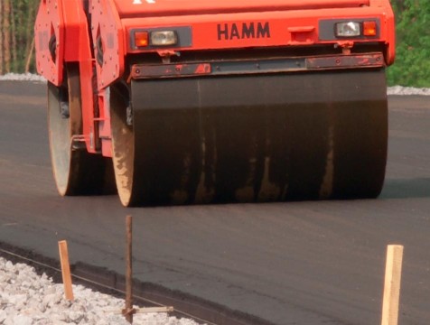 Еще 15 межквартальных проездов обновят в Калуге до конца октября