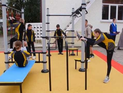 Четвёртую современную спортивную площадку открыли в Людинове