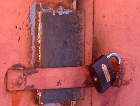 Калужан призывают снести некоторые нестационарные объекты в городе