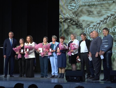 В Калуге отметили День агрария рекордным урожаем