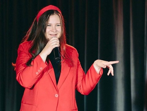 Учитель из Кирова вошла в Лигу педагогического стендапа