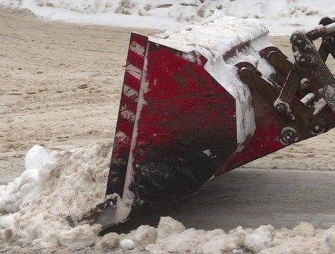 Около трехсот машин зимой будут чистить дороги Калужской области