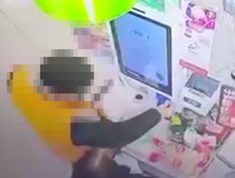 В Калуге мужчину подозревают в оплате покупок чужой картой