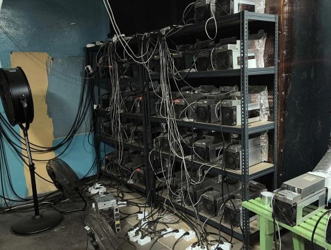 Майнинговые фермы обнаружили на калужском предприятии