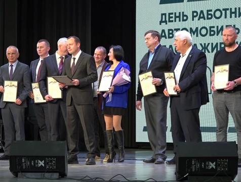 Дорожников и автомобилистов чествовали в Калуге