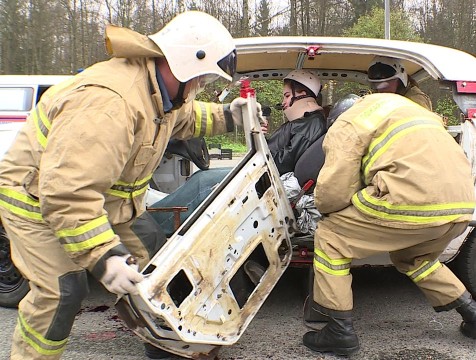 Действия по ликвидации последствий ДТП отработали спасатели в Дзержинском районе