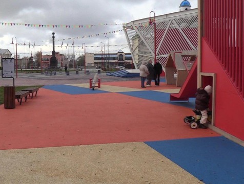 Покрытие общественной площади оскорбило некоторых жителей Малоярославца