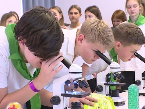 Калужские школьники изучают сельское хозяйство на выставке 