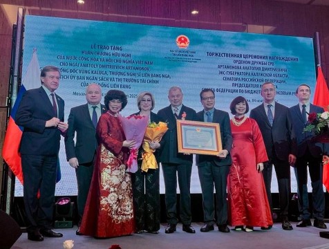 Сенатора Артамонова наградили Орденом Дружбы Социалистической Республики Вьетнам