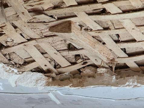 Бастрыкин поручил возбудить уголовное дело из-за аварийного дома в Калуге