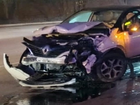 Две иномарки столкнулись в Калуге