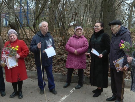 Сотрудники калужской библиотеки для слепых поздравили своих читателей