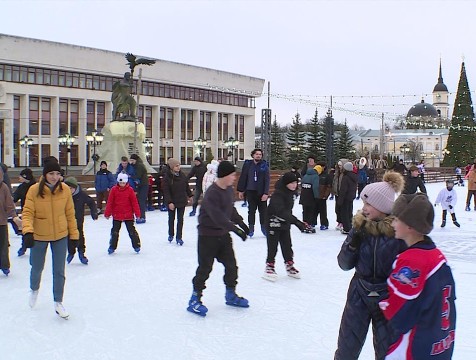 14 ноября начнётся подготовка площадки под каток на Старом Торге