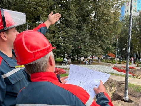 Реконструкцию систем освещения площади Мира завершили в Калуге