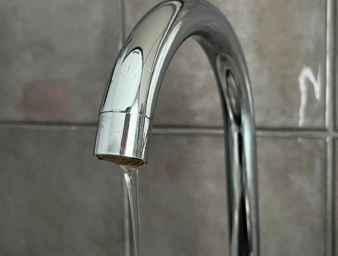 18 ноября в части Калуги отключат воду из-за подключения водовода для школы