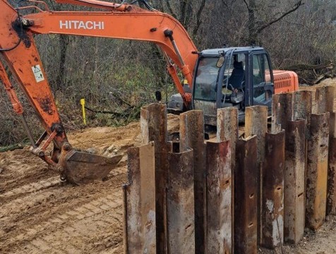 В Калужской области реконструируют мост через реку Локня