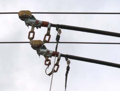 Полицейские установили подозреваемого, выстрелившего в троллейбус в Калуге