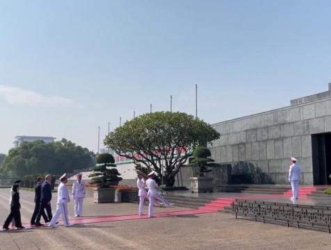 Калужская делегация во Вьетнаме почтила память Хо Ши Мина