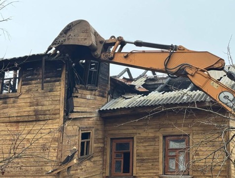 На улице Дарвина в Калуге демонтируют дом №16