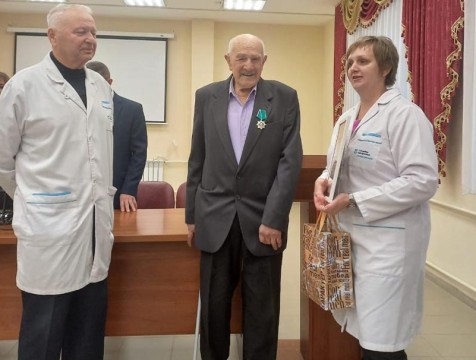 90 лет исполнилось действующему терапевту Кировского района
