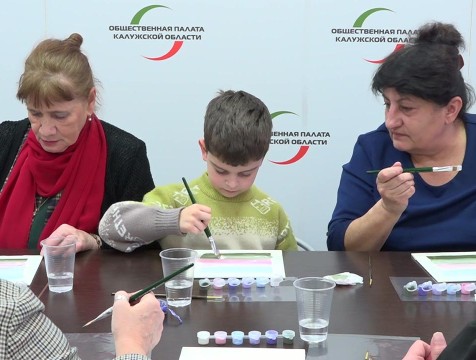 Калужские мамы участников СВО собрались на мастер-классе по живописи