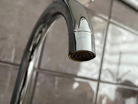 Ряд домов в Малоярославце остался без холодной воды из-за аварии