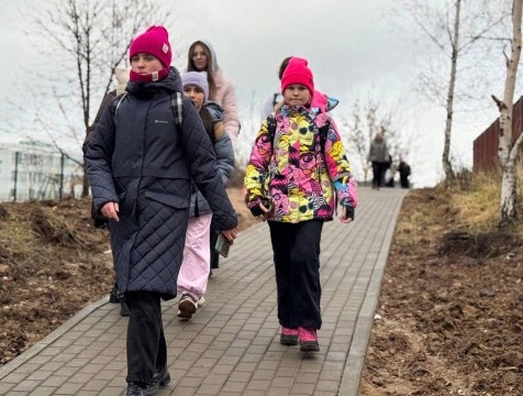 Денисов проверил благоустройство пути к школе №46 на Ермоловской улице