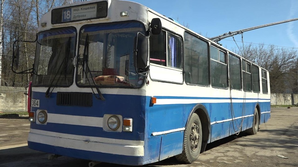 самый-старый-троллейбус-0414.jpg