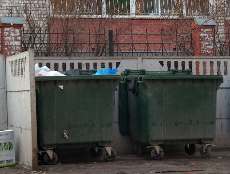 Уборку мусора с контейнерных площадок усилили в Калуге