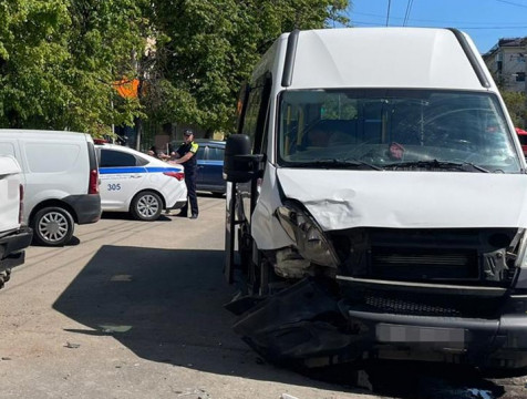 Два пассажира маршрутки пострадали в ДТП на Жукова в Калуге
